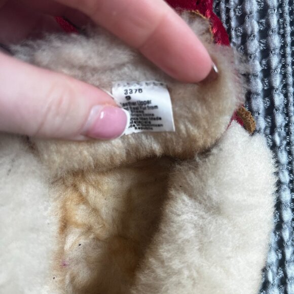 Minnetonka Alpine Sheepskin Red Moccasin Slippers Size 9 - Picture 5 of 5